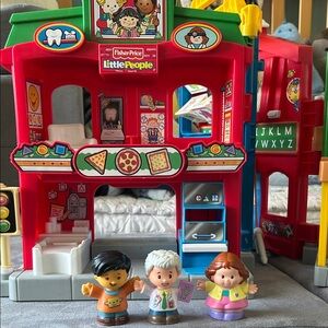 Fisher Price Little People Learning School w/ Figurines – Lights & Sounds